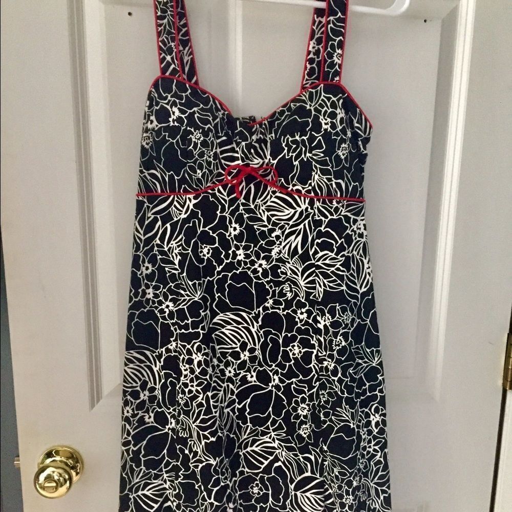 Pretty dress by Maison Leigh in 10p